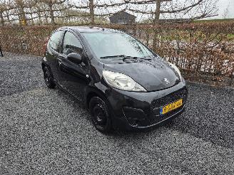 Schadeauto Peugeot 107  2013/1