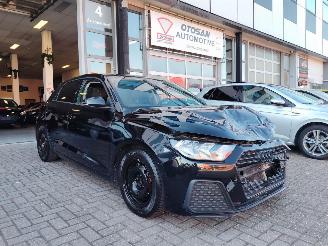 damaged passenger cars Audi A1  2020/5
