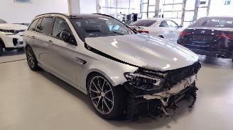 krockskadad bil auto Mercedes E-klasse E63S Facelift Pano Ceramic Schaalstoelen Burmester BOMVOL 2021/10