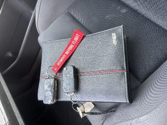 Auto incidentate Volkswagen Golf R32 3.2 V6 DSG NL Auto, Dakraam 2008/1