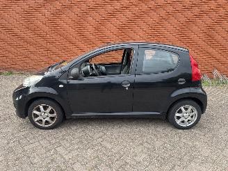 Peugeot 107  picture 2
