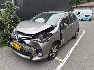 Voiture accidenté Toyota Yaris Hybrid 2015/1
