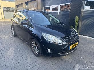 krockskadad bil auto Ford Grand C-Max 1.0 Titanium Full options 2013/1