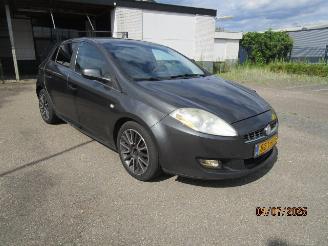 Vaurioauto  passenger cars Fiat Bravo 1.4 2010/4