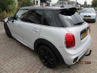 Mini Cooper 1.5 picture 4