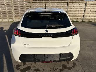 Peugeot 208  picture 22