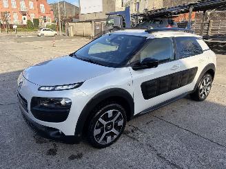 Damaged car Citroën C4 cactus  2016/6