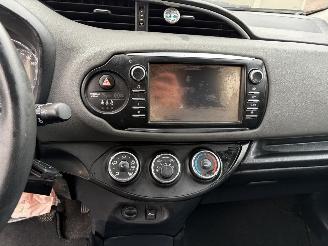 Toyota Yaris 1.0i - 12V picture 8
