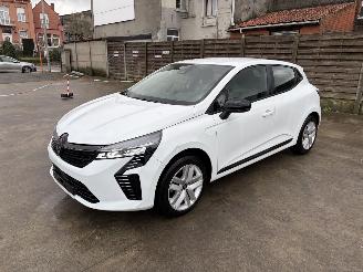 krockskadad bil auto Renault Clio 5 0.9I TCE 90 2024/5