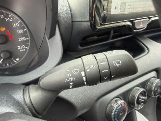 Toyota Yaris 1.5i - 12V picture 16