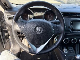 Alfa Romeo Giulietta 1.6 JTD - 16V TURBO MULTIJET picture 10