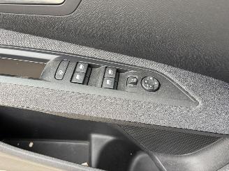 Peugeot 5008 II 1.2I PURETECH 12V picture 18