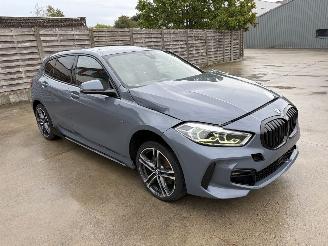 Unfallwagen BMW 1-serie 118D F40 2.0D - 16V TURBO 2021/5