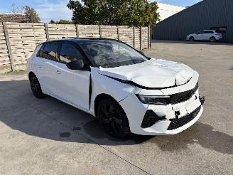 Schadeauto Opel Astra 1.2i - 12V TURBO 2024/6