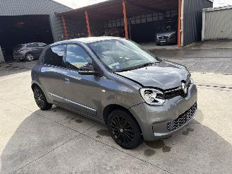 damaged passenger cars Renault Twingo 3 URBAN NIGHT SCE 2022/11