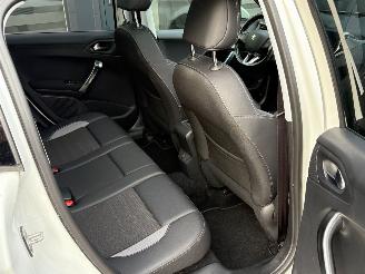 Peugeot 2008 1.2 PureTech Allure | Navi Panoramadak Camera picture 17