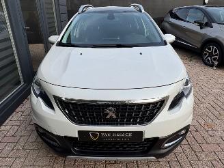 skadebil auto Peugeot 2008 1.2 PureTech Allure | Navi Panoramadak Camera 2018/2