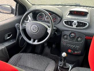 Renault Clio 1.2TCE Rip Curl Edition picture 10
