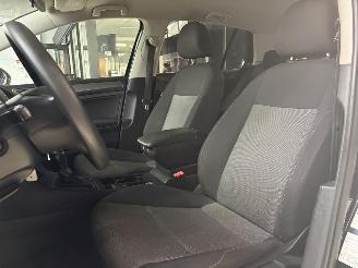 Volkswagen Golf 1.6TDI DSG NAP picture 6