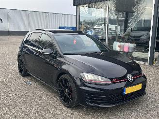 Volkswagen Golf 2.0 TSI GTI picture 4