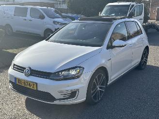 krockskadad bil auto Volkswagen Golf 1.4TSI GTE 2016/7