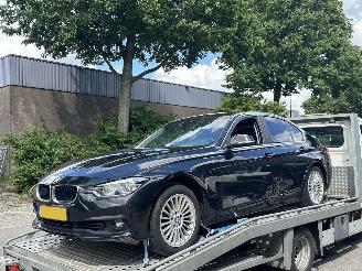Vaurioauto  passenger cars BMW 3-serie 318i Luxury 2016/1