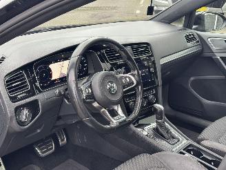 Volkswagen Golf 2.0TDI R-Line picture 11