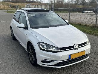 krockskadad bil auto Volkswagen Golf 1.0 Tsi Join Edition 2018/11