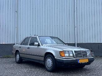 skadebil auto Mercedes 164 W124 230E 1986/6