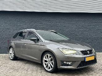Schadeauto Seat Leon 1.4TSI ACT FR Dynamic Automaat Panorama 2014/5
