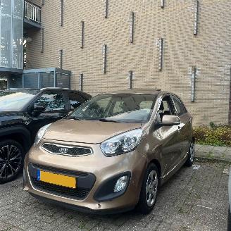 skadebil auto Kia Picanto 1.2 Comfort line Panorama Key Less 2012/1