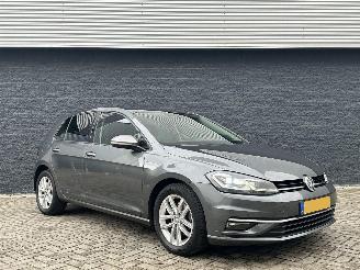 Schadeauto Volkswagen Golf 1.5 TSI Highline 2019/1
