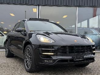damaged passenger cars Porsche Macan Macan 3.6 Turbo PANO FULL OPTION 2017/10