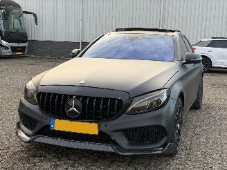 Schadeauto Mercedes C-klasse 350e AMG PANO/LED/FULL 2015/10