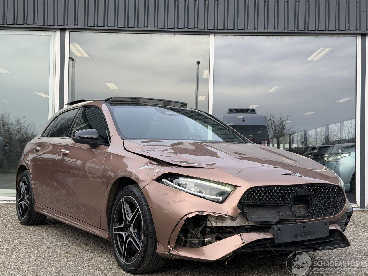 Mercedes A-klasse A250e AMGPANO/AUTOMAAT