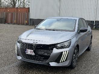 skadebil auto Peugeot 208 Automaat Benzine/Hybride 100PK 2024/11