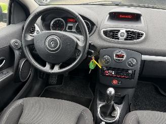 Renault Clio 1.2 Sélection Business picture 13