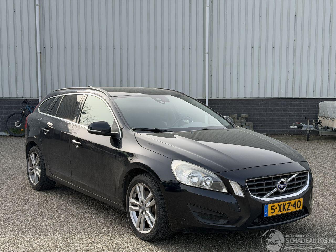 Volvo V-60 Volvo V60 2.0T Summum Automaat