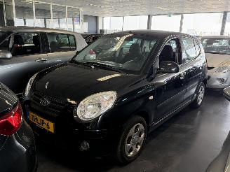 Schadeauto Kia Picanto 1.0 Seven AIRCO/NAP 2010/4