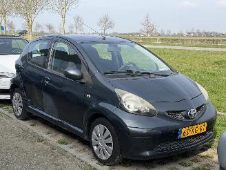 skadebil auto Toyota Aygo 1.0-12V + 5drs 2007/6