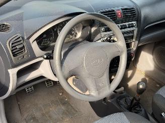 Kia Picanto 1.0 Bling PANO picture 5