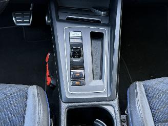 Volkswagen Golf 2.0 TSI R 4Motion PANO/AKRA picture 17