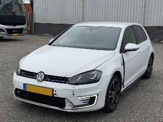 krockskadad bil auto Volkswagen Golf 1.4 TSI GTE AUTOMAAT 2015/8