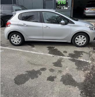 Peugeot 208 1.2 PureTech Urban Soul picture 3