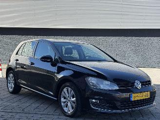 skadebil auto Volkswagen Golf 1.2 TSI Highline AUTOMAAT 2013/9