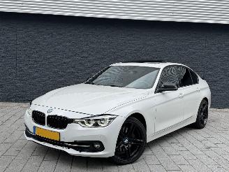 Voiture accidenté BMW 3-serie 340i xDrive M Sport AUTOMAAT/PANO/LED 2016/3