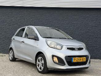 Schadeauto Kia Picanto 1.0 CVVT Comfort pack AIRCO 2012/6