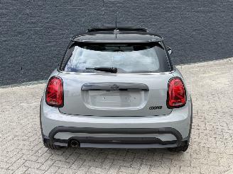 Mini Cooper 1.5 Automaat/Pano full option picture 4
