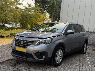 skadebil auto Peugeot 5008 1.2 Benzine 7persoons 2018/8