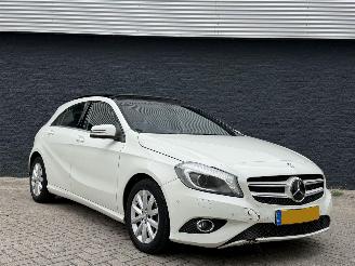 skadebil auto Mercedes A-klasse A200 AUTOMAAT/PANO 2012/10